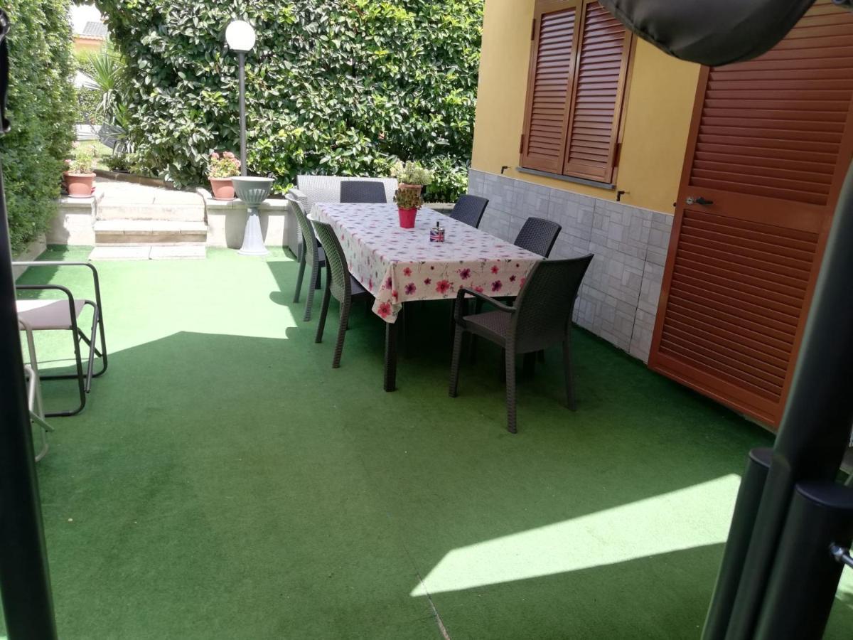 Depandance Con Piscina In Uso In Esclusivo In B&B SantʼAntonio Abate Zewnętrze zdjęcie