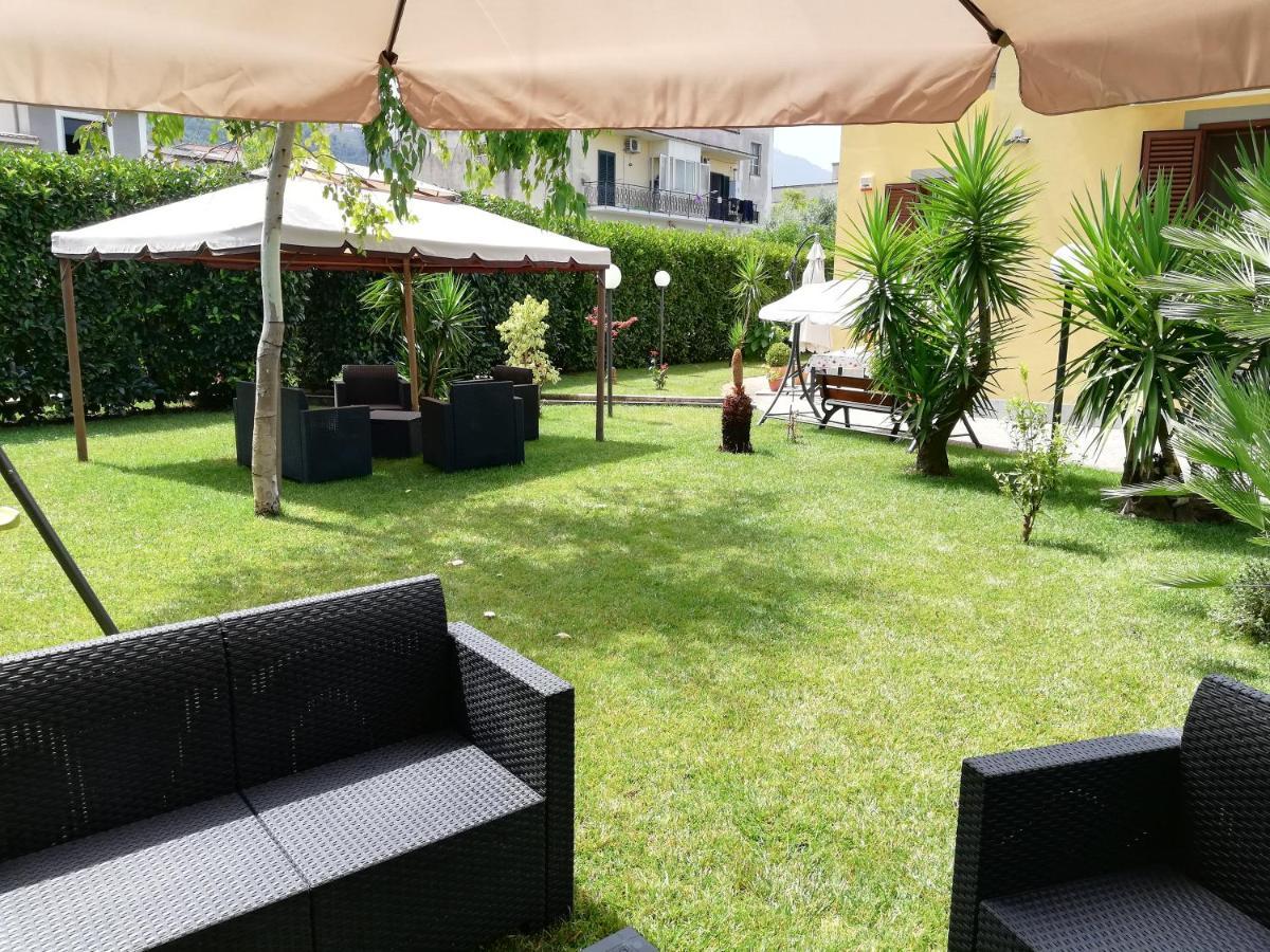 Depandance Con Piscina In Uso In Esclusivo In B&B SantʼAntonio Abate Zewnętrze zdjęcie